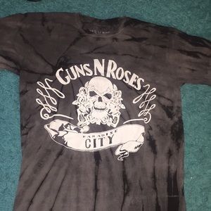 Guns N' roses Graphic Tee
